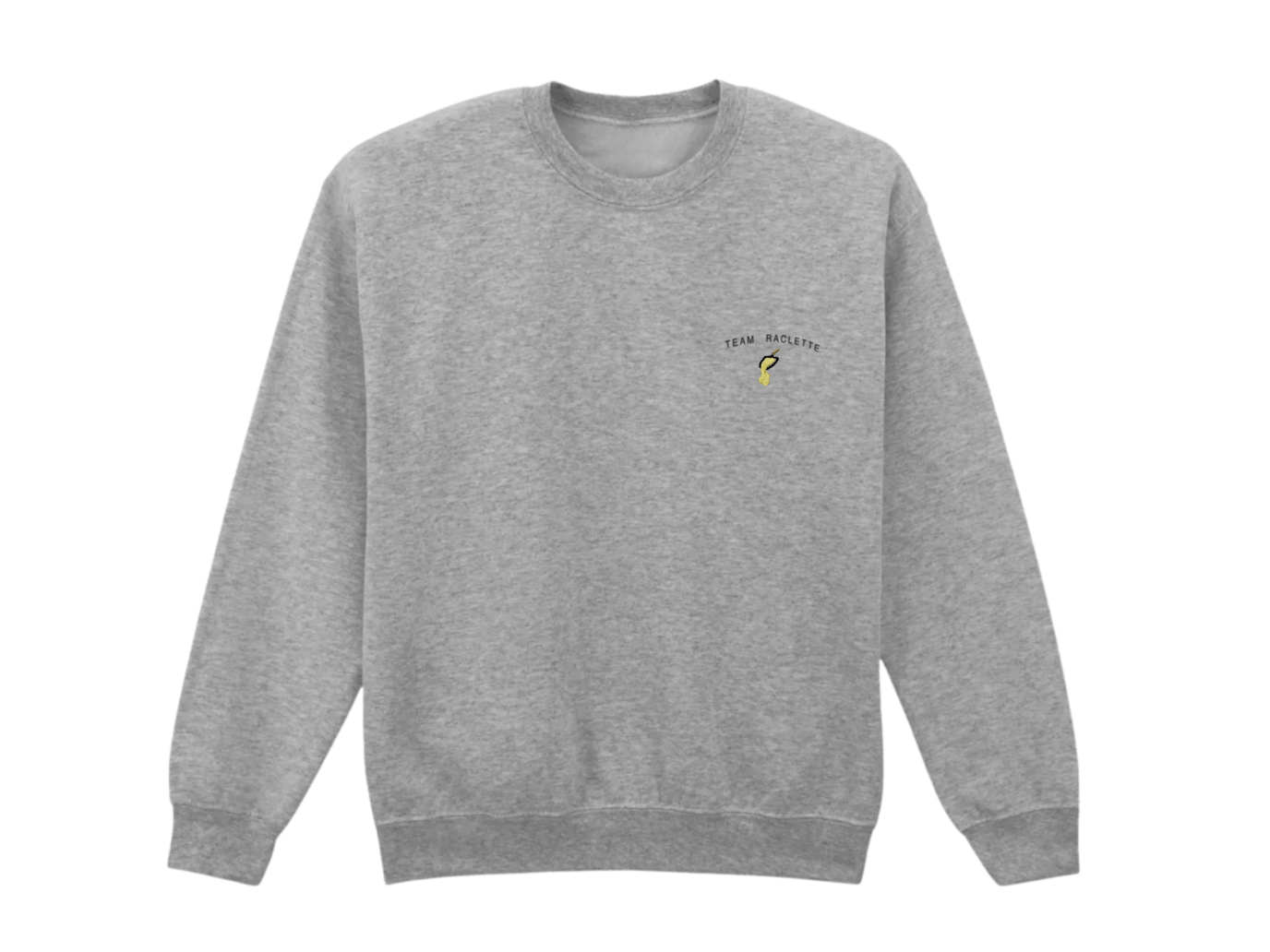 Sweatshirt gris tout doux hyper confortable loose avec broderie côté cœur et sur la manche droite personnalisation broderie team raclette. Texte TEAM RACLETTE et fromage coulant en dessous.