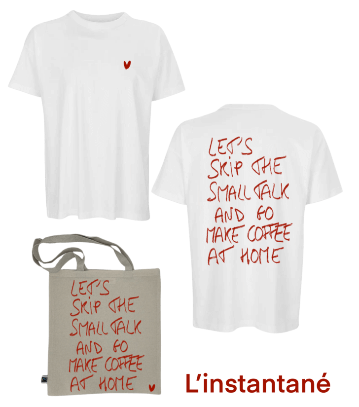 T-shirt oversize blanc écriture dans le dos couple amour love idée cadeau saint valentin et son tote bag assorti avec écriture et petit coeur rouge DTF print