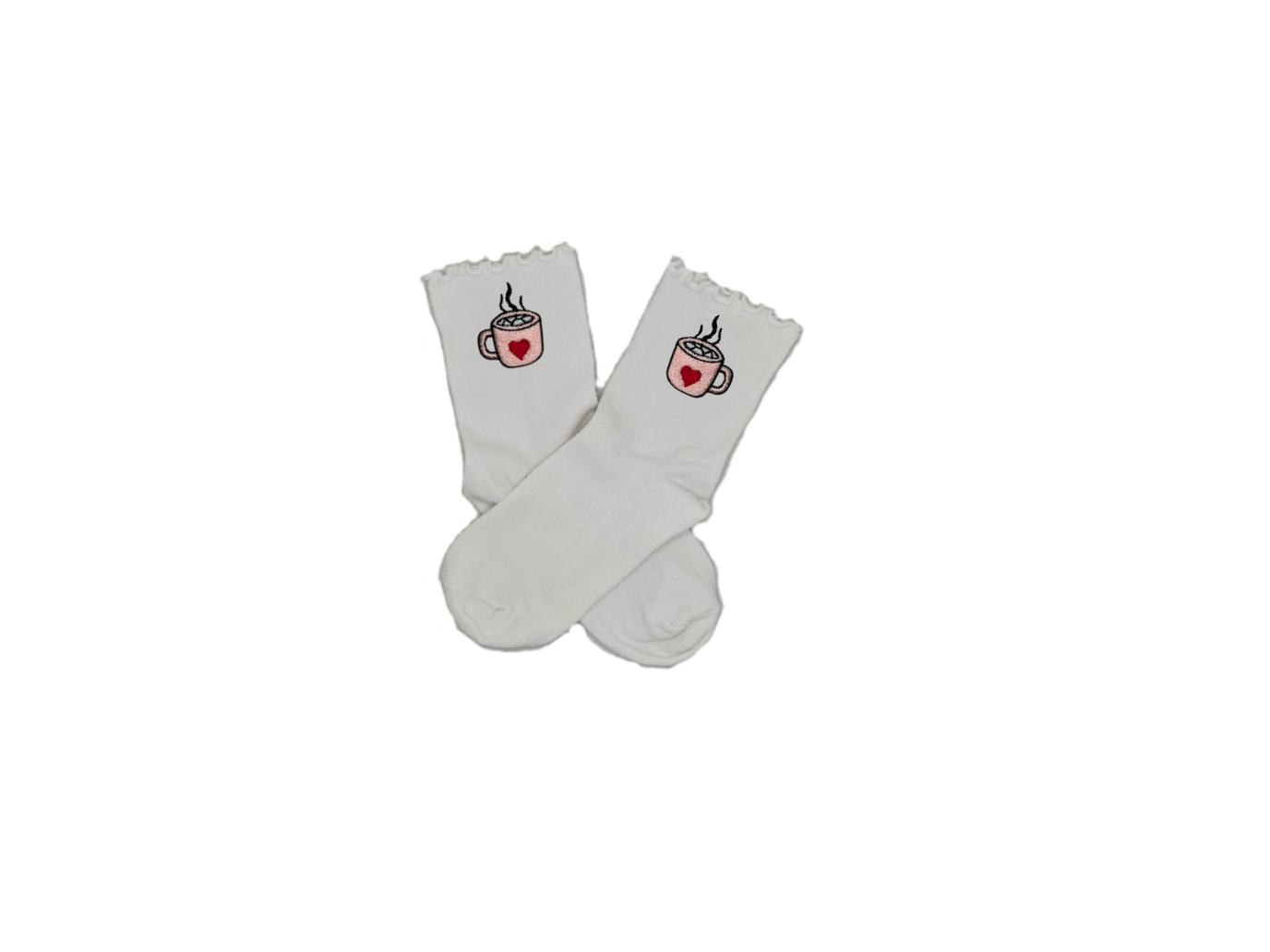Chaussettes blanches courtes avec petits froufrous à l’extrémité, 100% coton. Personnalisation des chaussettes grâce à des broderies. Il faut choisir parmi un choix de broderies dessinées à la main sur le thème de l’automne, saison automnale, Halloween, broderie cosy. La broderie est présente sur le côté extérieur des chaussettes. Toutes les broderies sont faites à la commande selon la personnalisation choisie. Ici, il s’agit de la broderie tasse de chocolat chaud rose marshmallow et un coeur rouge.