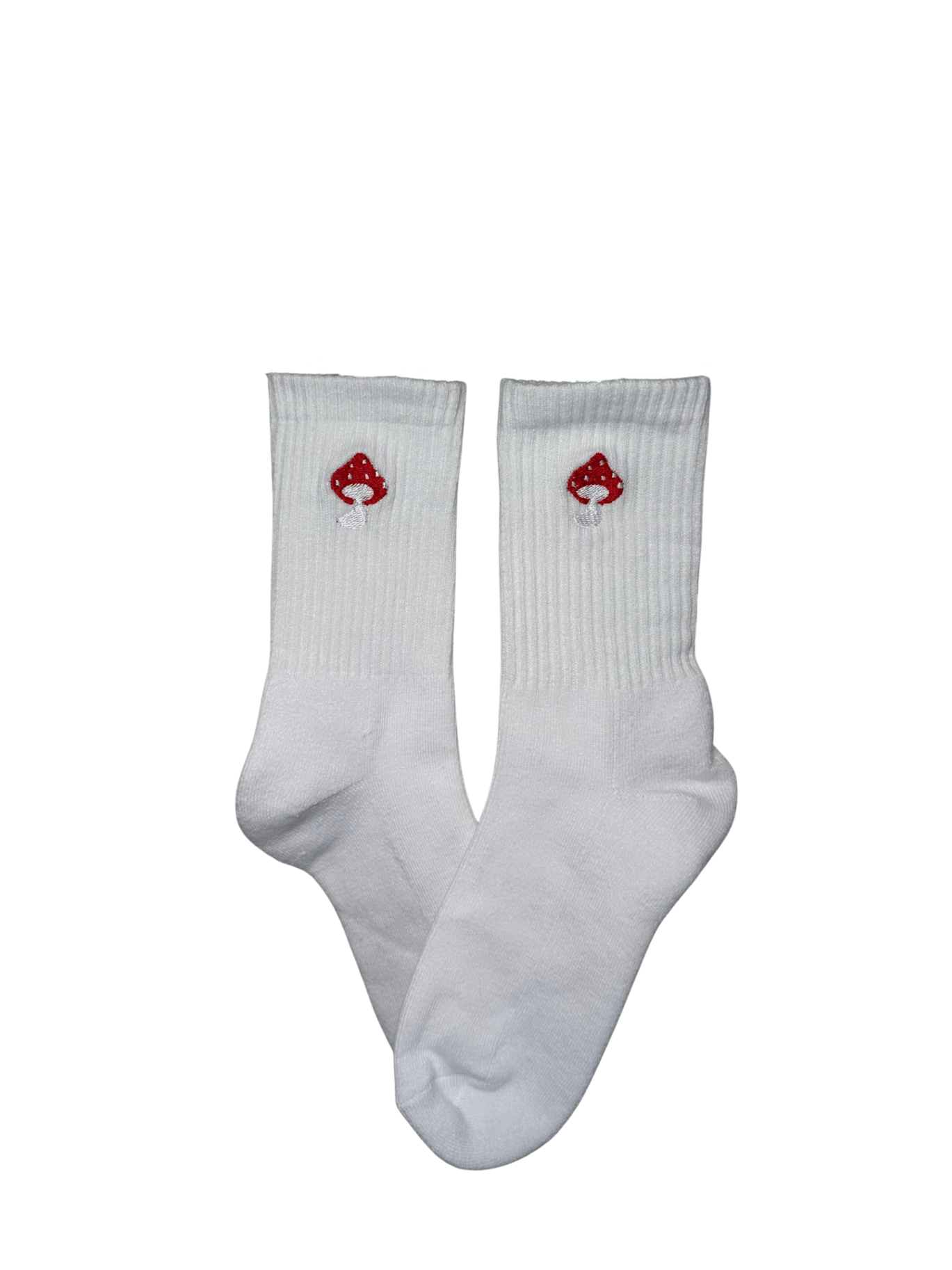 Chaussettes blanches hautes, 100% coton. Personnalisation des chaussettes grâce à des broderies. Il faut choisir parmi un choix de broderies dessinées à la main sur le thème de l’automne, saison automnale, Halloween, broderie cosy. La broderie est présente sur le côté extérieur des chaussettes. Toutes les broderies sont faites à la commande selon la personnalisation choisie. Ici, il s’agit de la broderie champignon vénéneux rouge à pois blancs. 