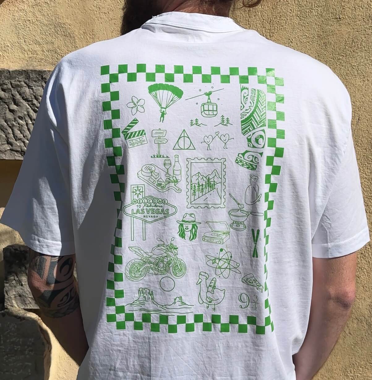 T-shirt personnalisé CAGADE - modèle homme