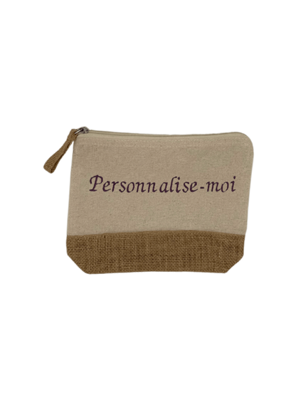 Trousse beige, écru, coton. Personnalisation de la trousse grâce à mots. Il faut choisir parmi un choix de police d'écriture. Choix couleur du fil pour la phrase, personnalisation unique. Toutes les broderies sont faites à la commande selon la personnalisation choisie. 